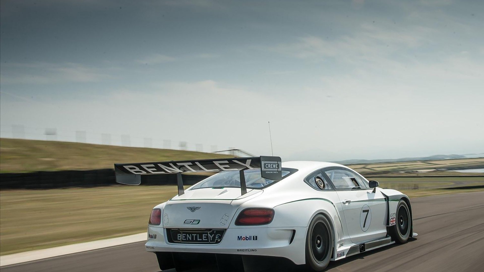 中国足球国家队重点推进阵型灵活性研究，中国足球队常用阵型